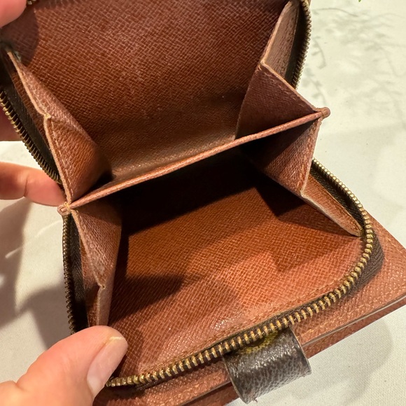 Authentic Louis Vuitton compact wallet - Picture 12 of 14